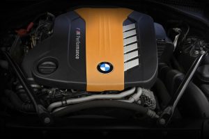 BMW M550d xDrive με τρία turbo και ισχύ 435 ίππων