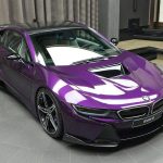 BMW i8 σε εκκεντρικό μοβ χρώμα και carbon body kit