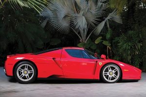 Διάσημος σχεδιαστής μόδας πουλάει την Ferrari Enzo του