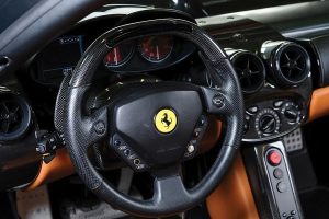 Διάσημος σχεδιαστής μόδας πουλάει την Ferrari Enzo του