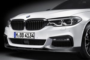 Νέα BMW Σειρά 5 με αναβάθμιση και αξεσουάρ M Performance