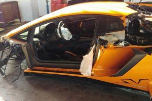 Lambοrghini Aventador SV έγινε σμπαράλια