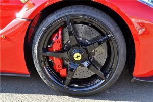 Μεταχειρισμένη Ferrari LaFerrari κοστίζει όσο 10 καινούργιες!