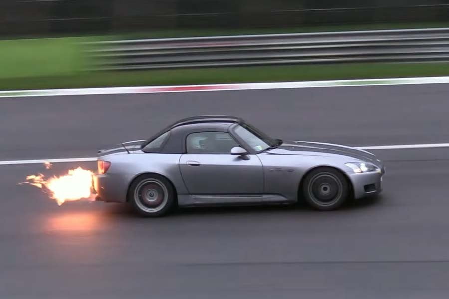 Honda S2000 Turbo 370 PS βγάζει φλόγες και δεν ισιώνει! (video)