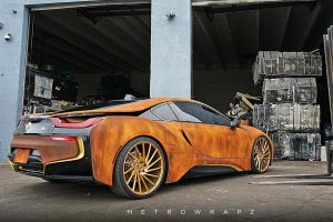 Σκουριασμένο BMW i8 με χρυσές ζάντες; Hot or Not;