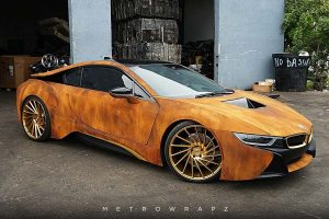 Σκουριασμένο BMW i8 με χρυσές ζάντες; Hot or Not;