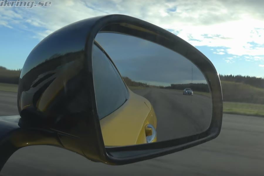 Mercedes-AMG GT S ξευτιλίζει Nissan GT-R