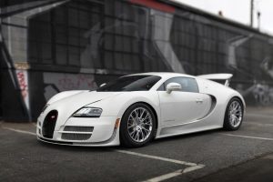 Πωλείται η τελευταία κουπέ Bugatti Veyron!