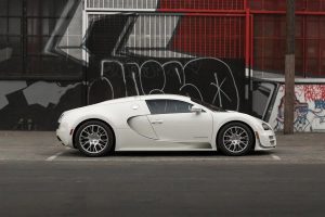 Πωλείται η τελευταία κουπέ Bugatti Veyron!