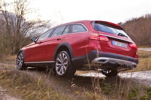 Off roading με τη νέα Mercedes E-Class All-Terrain (+video)
