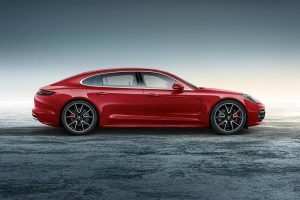 Φωτιά στα κόκκινα η Panamera Turbo της Porsche Exclusive!