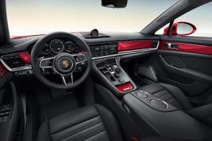 Φωτιά στα κόκκινα η Panamera Turbo της Porsche Exclusive!