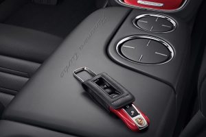 Φωτιά στα κόκκινα η Panamera Turbo της Porsche Exclusive!