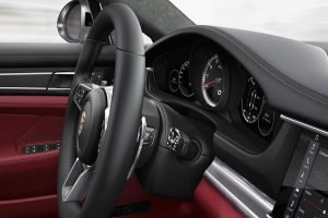Φωτιά στα κόκκινα η Panamera Turbo της Porsche Exclusive!
