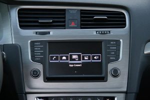 Συγκριτικό Toyota Auris diesel VS VW Golf diesel