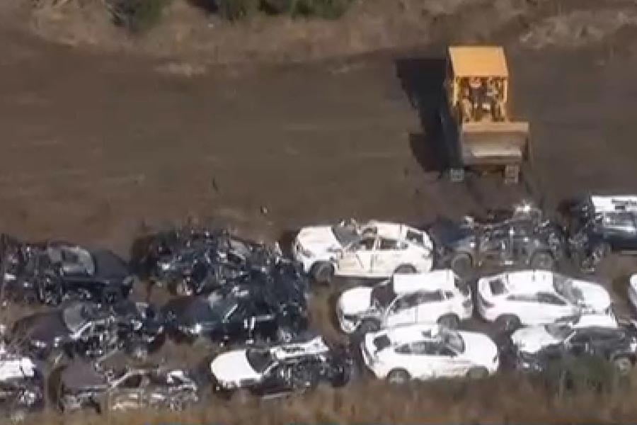 Πώς να καταστρέψεις 97 ολοκαίνουργιες BMW (+video)