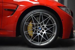 BMW M3 με 450 PS, χρώμα Ferrari Red και carbon body kit