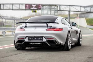 Τρομακτική Mercedes-AMG GT με 330 χλμ./ώρα τελική