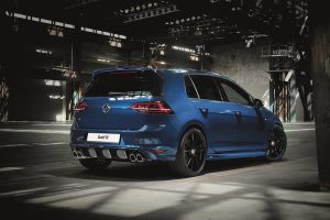 O Oettinger βελτιώνει τα VW Golf GTI, GTD και R (+video)