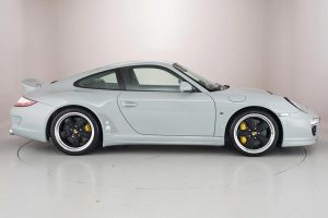 Υπερσπάνια Porsche 911 πωλείται με 129 χλμ. στο οδόμετρο