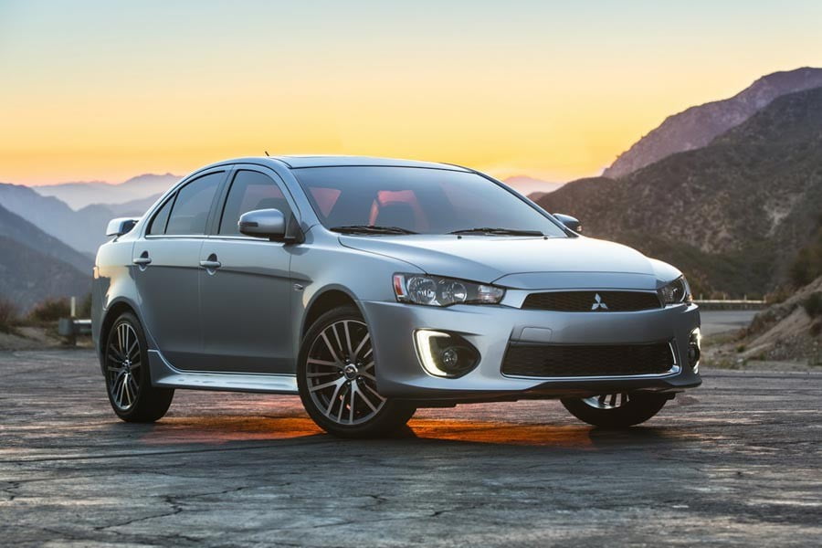 Η Mitsubishi βάζει ταφόπλακα στο Lancer