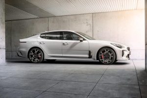 Νέο σπορ πισωκίνητο σεντάν Kia Stinger με έως 365 ίππους
