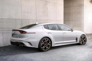 Νέο σπορ πισωκίνητο σεντάν Kia Stinger με έως 365 ίππους