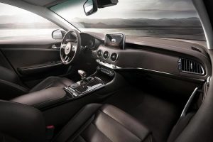 Νέο σπορ πισωκίνητο σεντάν Kia Stinger με έως 365 ίππους