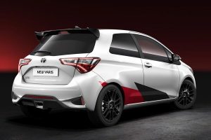 Πολεμικό Toyota Yaris 210 PS με πολιτική περιβολή