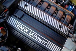 Πωλείται… πρησμένη και μεταλλαγμένη BMW E30 Cabrio