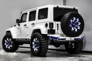 Με αυτό το Jeep Wrangler δεν θα κολλήσετε πουθενά!