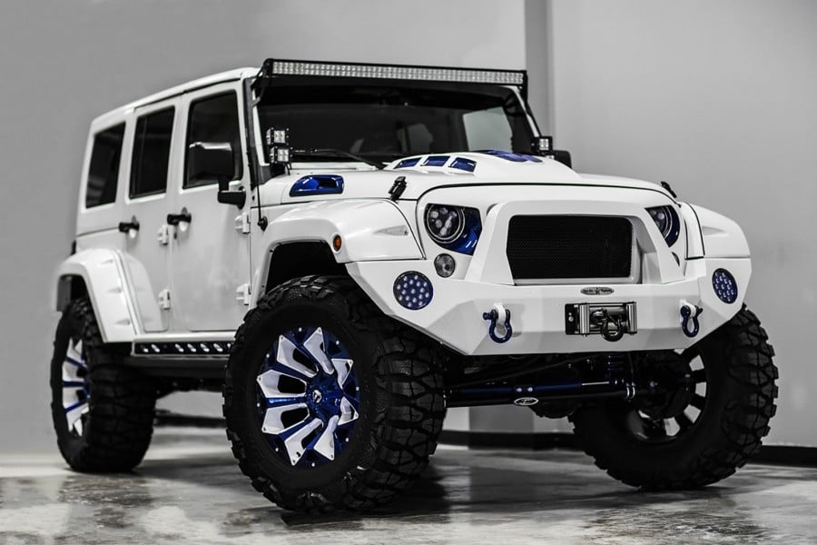 Με αυτό το Jeep Wrangler δεν θα κολλήσετε πουθενά!