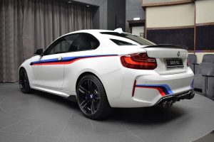 Σπέσιαλ BMW M2 με M Performance Kit και εξάτμιση Akrapovic
