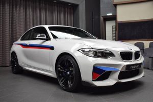 Σπέσιαλ BMW M2 με M Performance Kit και εξάτμιση Akrapovic