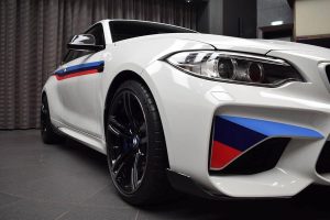 Σπέσιαλ BMW M2 με M Performance Kit και εξάτμιση Akrapovic