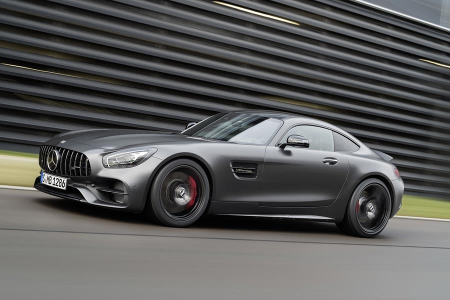 Ανανεωμένη Mercedes-AMG GT με περισσότερη δύναμη