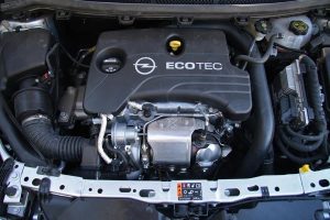 Συγκριτικό Opel Astra 1.0 turbo VS Toyota Auris 1.2 turbo