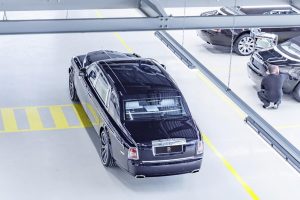Μοναδική πολυτέλεια για την τελευταία Rolls-Royce Phantom