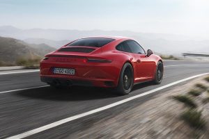 Με 450 ίππους η νέα Porsche 911 GTS!