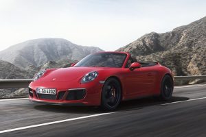 Με 450 ίππους η νέα Porsche 911 GTS!