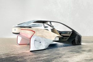 Τρελή, πρωτότυπη BMW με βιβλιοθήκη στο εσωτερικό της (+video)