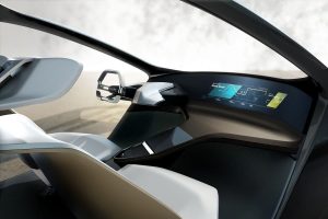 Τρελή, πρωτότυπη BMW με βιβλιοθήκη στο εσωτερικό της (+video)