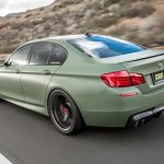 BMW M5 ντύθηκε στα χακί και βγήκε για... περίπολο