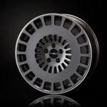 Toyota Prius και... τούμπανο και με κατανάλωση 1,0 λτ./100 χλμ.