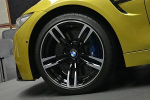 Ακαταμάχητη BMW M4 με πολύ… M Performance