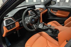 Μια πανέμορφη BMW M3 με 450 άλογα και εξάτμιση Akrapovic