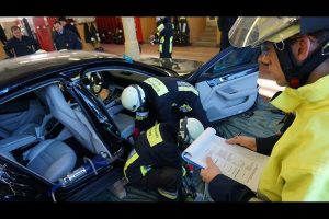 Διαμελισμός νέας Porsche Panamera προκαλεί… πόνο