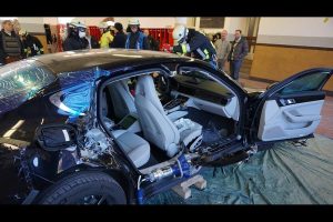 Διαμελισμός νέας Porsche Panamera προκαλεί… πόνο