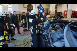 Διαμελισμός νέας Porsche Panamera προκαλεί… πόνο