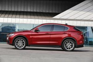 Alfa Romeo Stelvio: Τιμές, επιδόσεις, εξοπλισμοί και πότε έρχεται